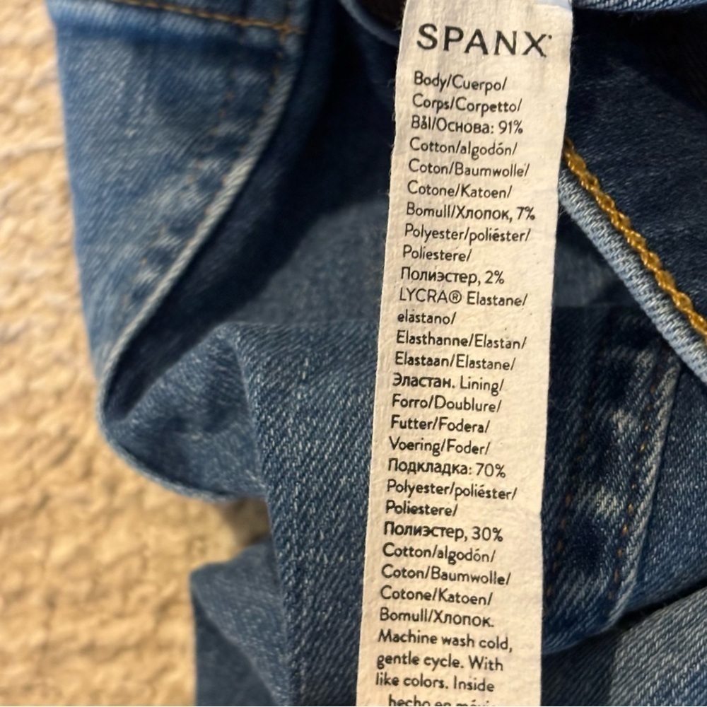 Spanx Everywear Flare Blue Jeans - size M​​ - Picture 5 of 9